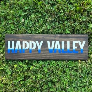 “HAPPY VALLEY” Reclaimed Wood Sign